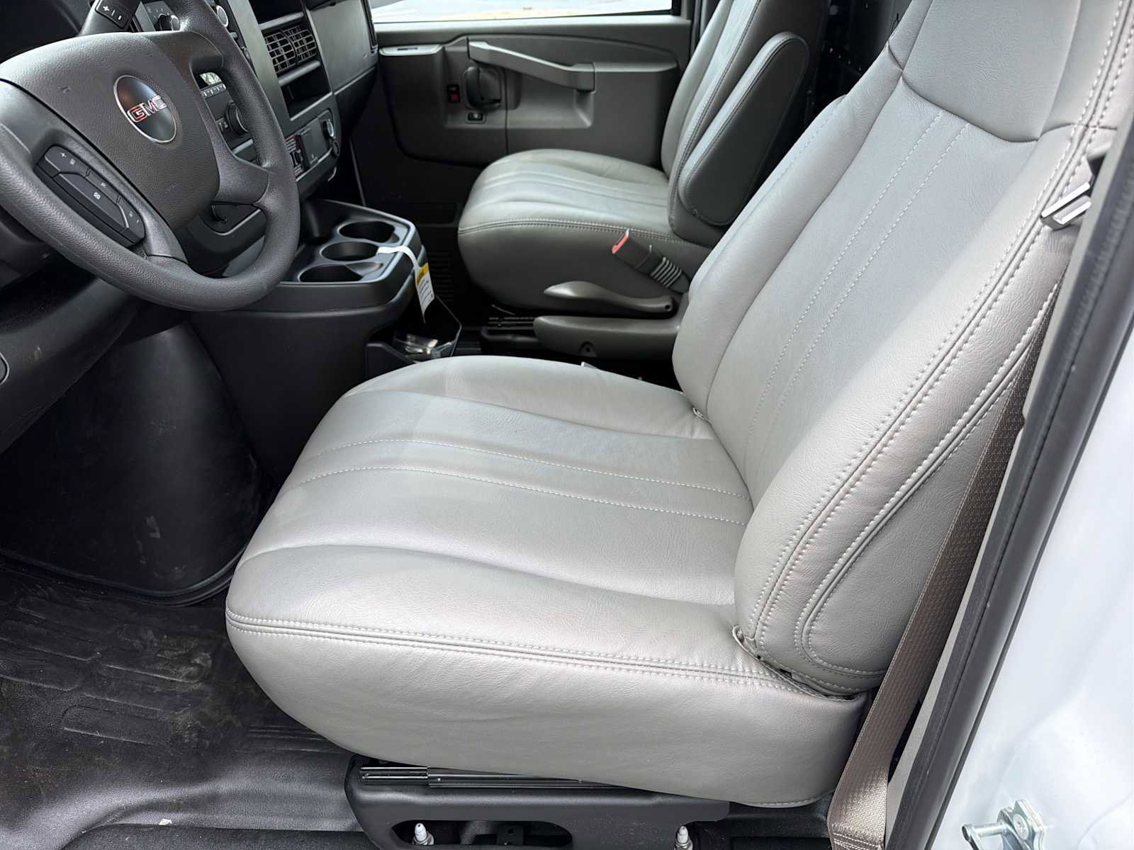 New 2025 GMC Savana 2500 w/ Driver Convenience Package image 7