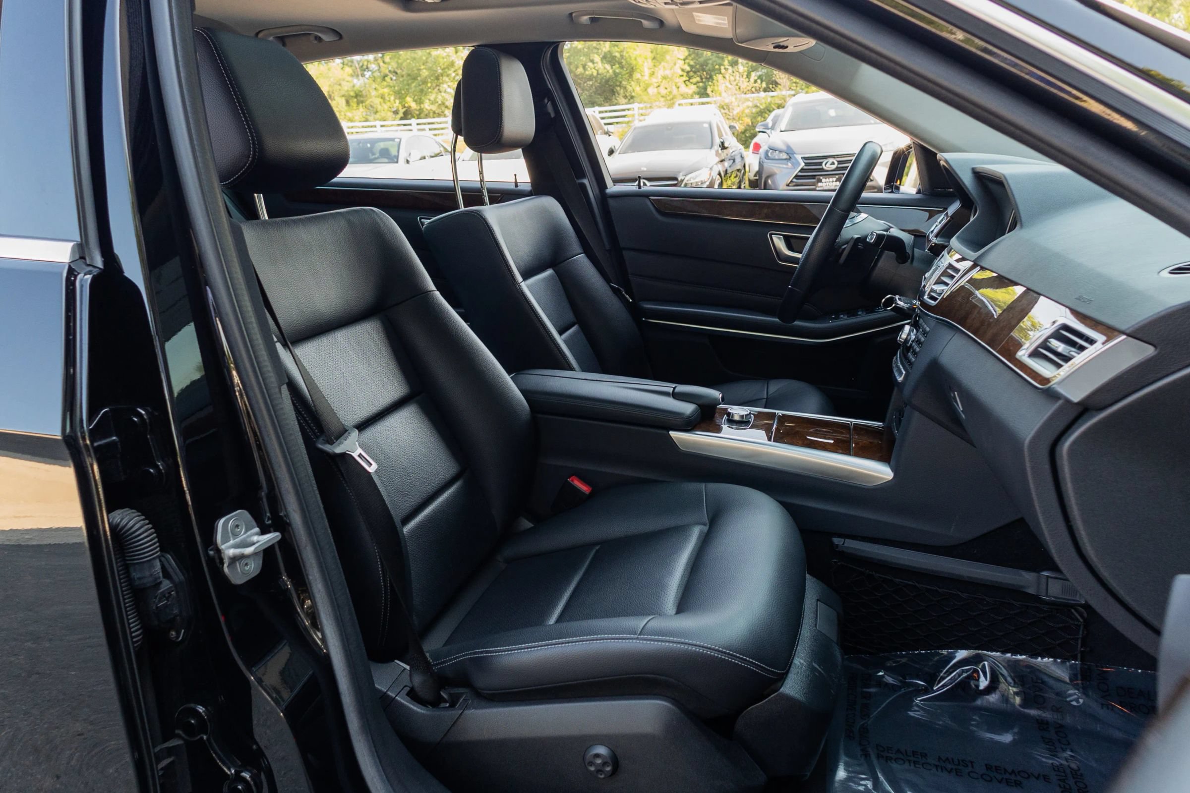 Used 2014 Mercedes-Benz E 350 4MATIC Sedan image 28