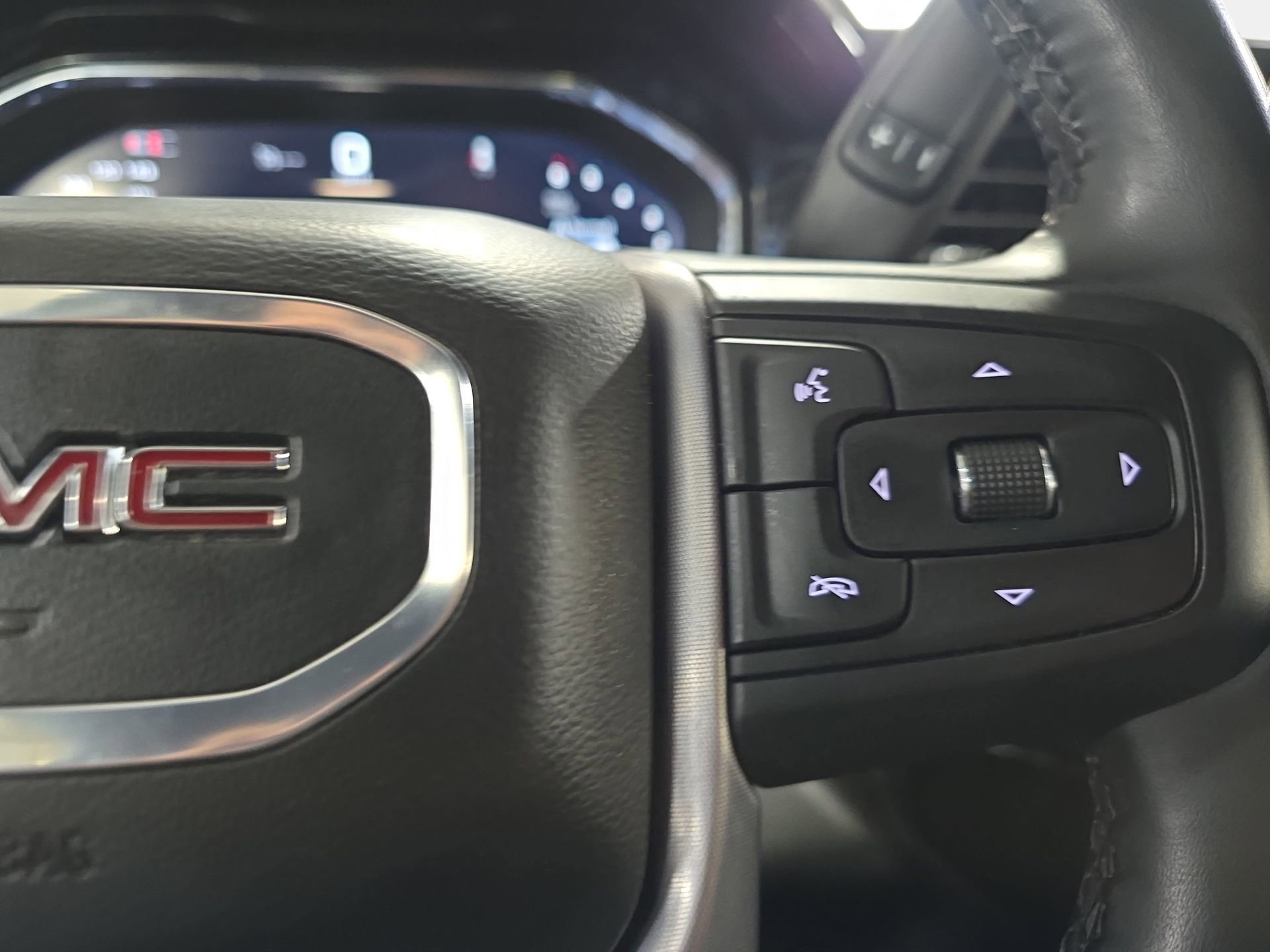 Used 2024 GMC Sierra 1500 SLT AWD/4WD image 18