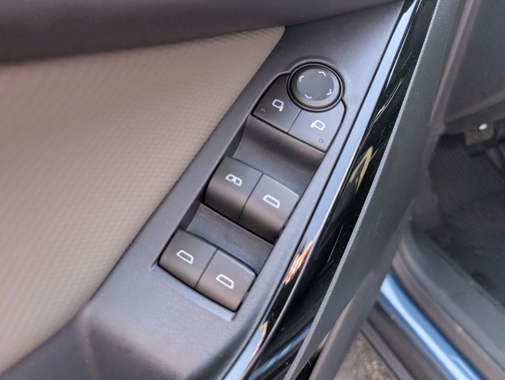 New 2026 Chevrolet Equinox LT AWD/4WD image 15