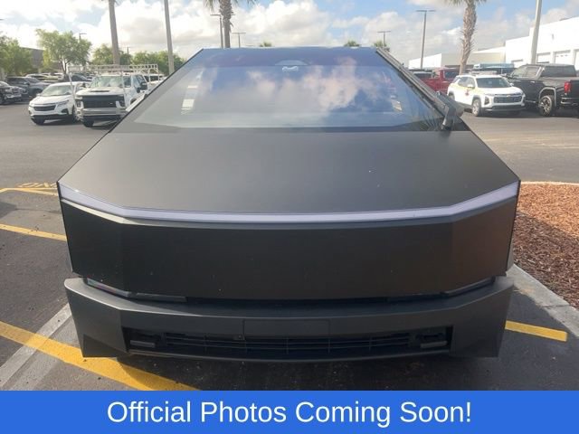 Used 2025 Tesla Cybertruck AWD Crew Cab image 3