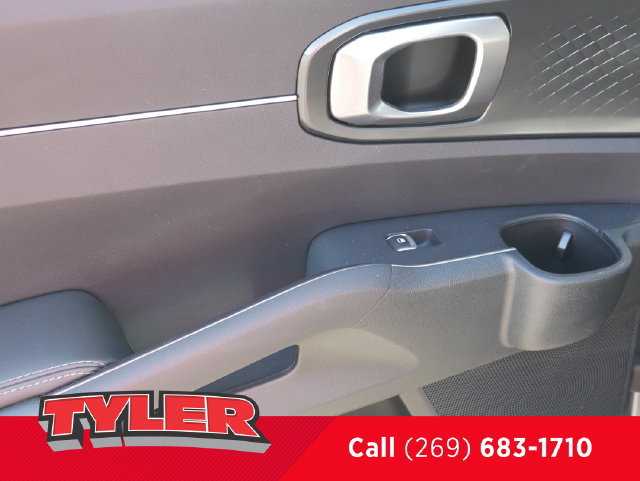 Used 2025 Kia Sorento S w/ Panoramic Sunroof Package AWD/4WD image 17