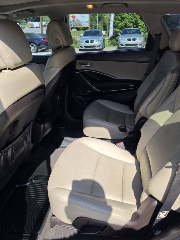 Used 2017 Hyundai Santa Fe Limited FWD image 12