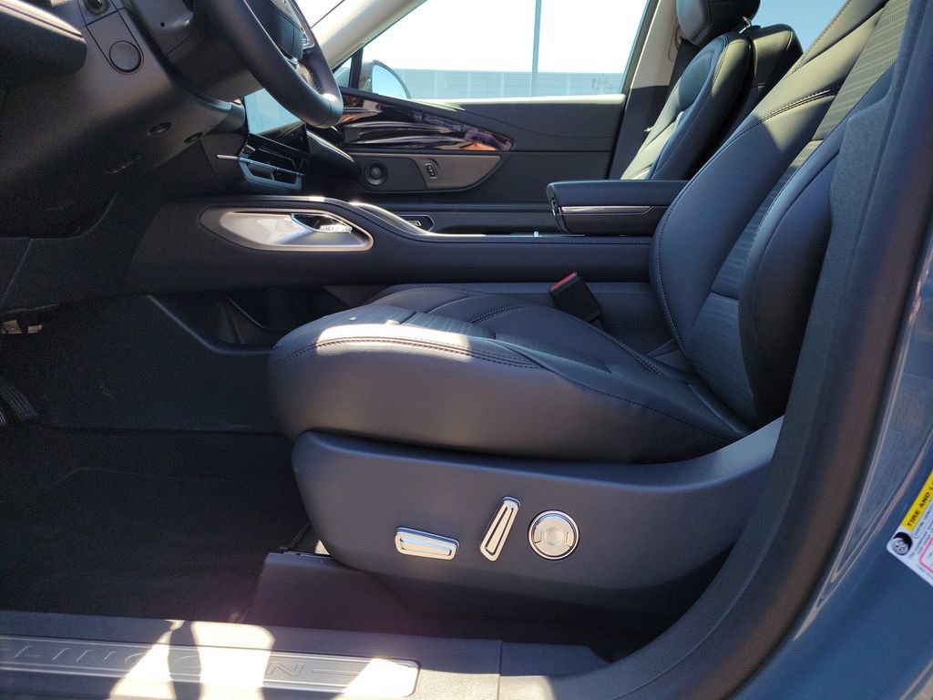 New 2026 Lincoln Nautilus Reserve w/ Jet Appearance Package AWD/4WD image 19