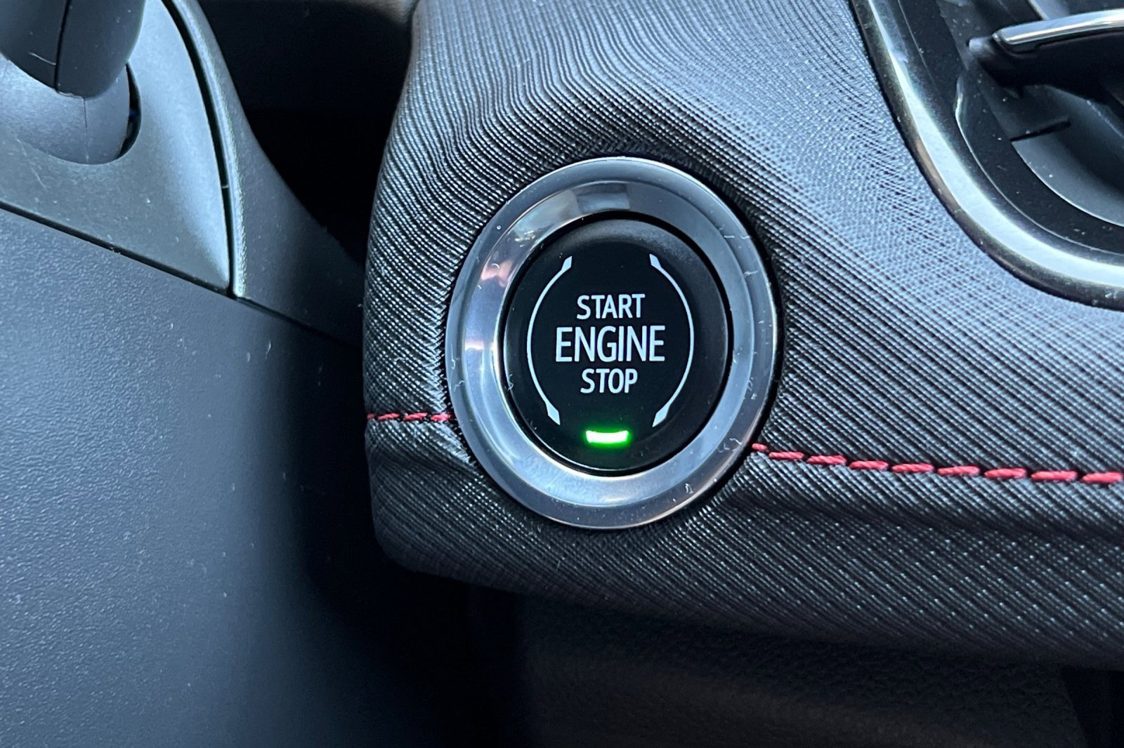 Used 2024 Chevrolet TrailBlazer RS w/ Driver Confidence Package image 19