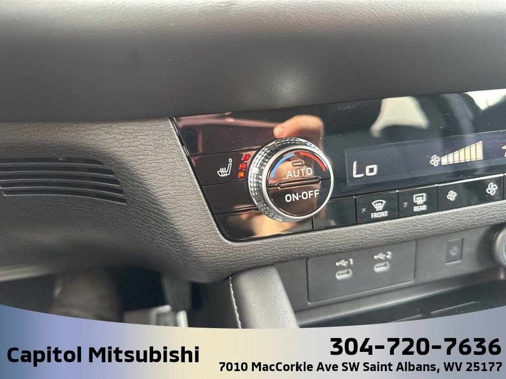 New 2025 Mitsubishi Outlander SE AWD/4WD image 30