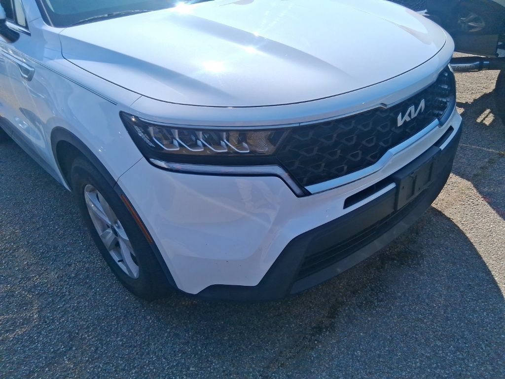 Certified 2023 Kia Sorento LX FWD image 16