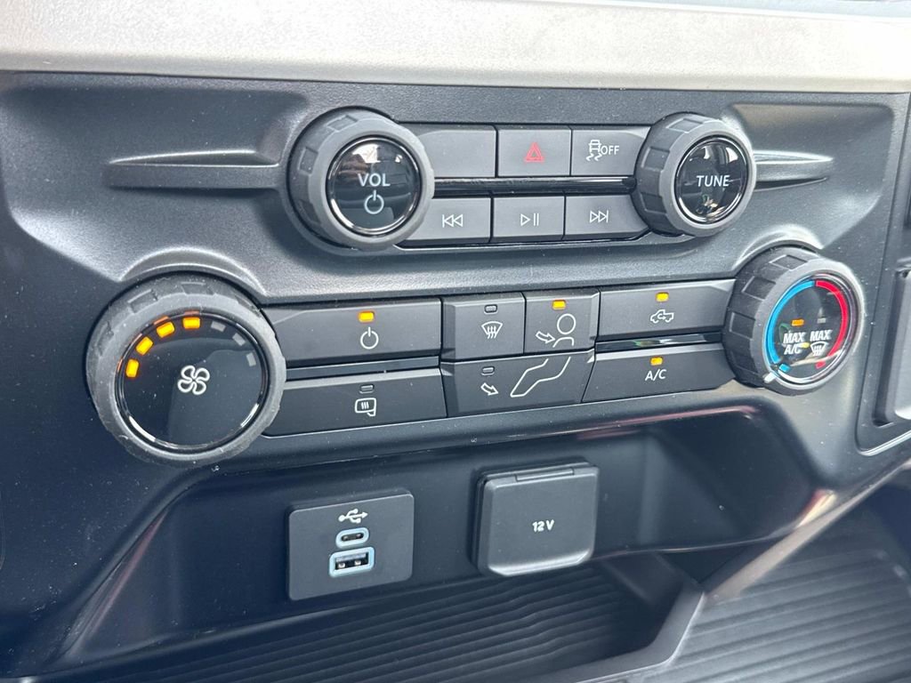 New 2025 Ford F350 XL w/ XL Chrome Package image 26