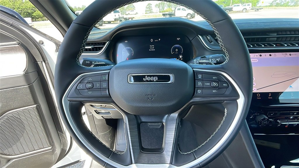 New 2025 Jeep Grand Cherokee L Limited w/ Black Appearance Package image 22