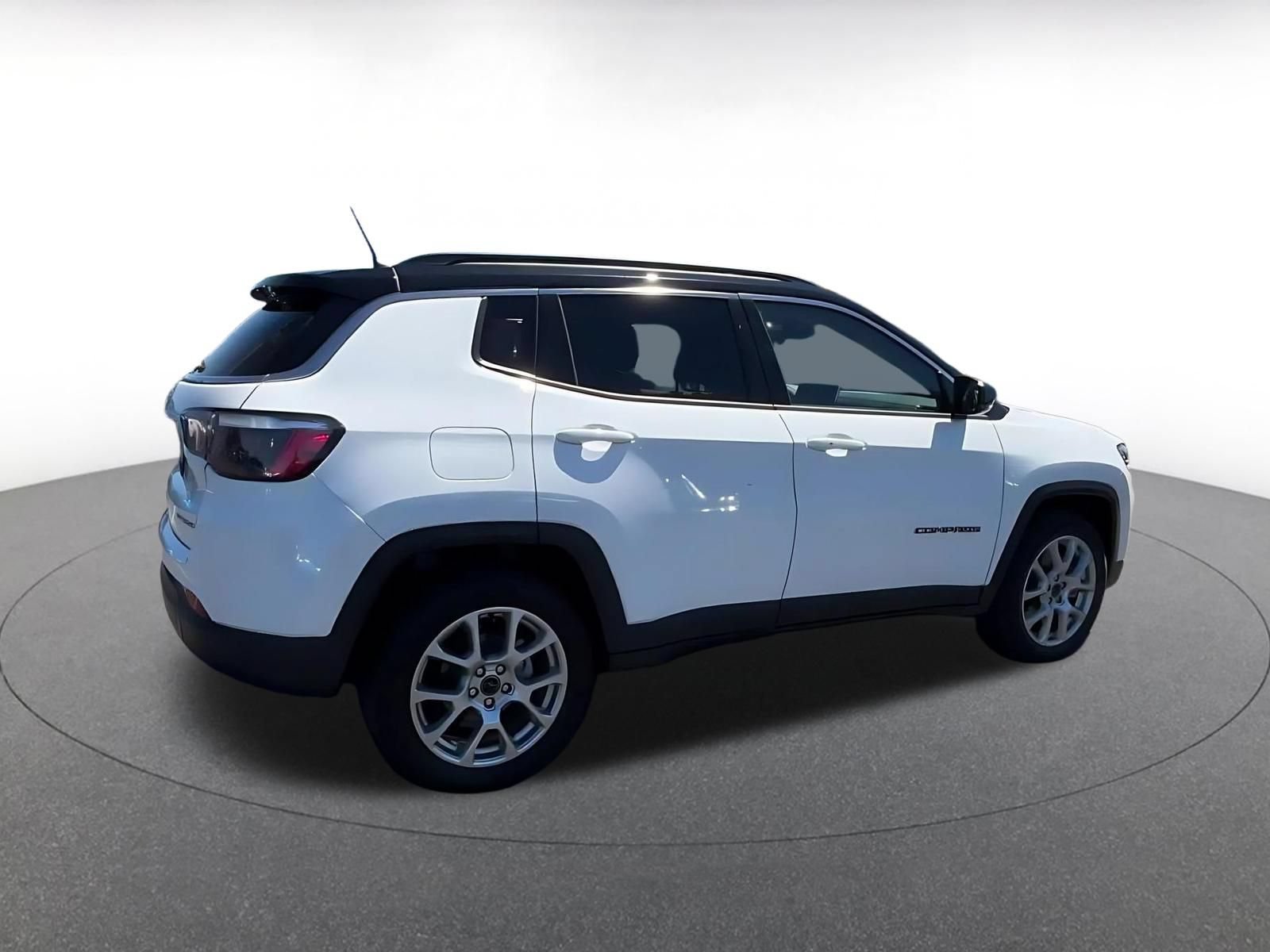 Used 2025 Jeep Compass Limited AWD/4WD image 14
