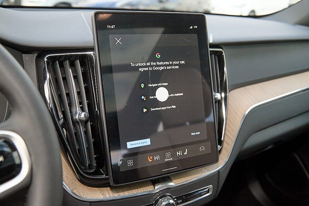 New 2026 Volvo XC60 B5 Plus w/ Protection Package Premier image 15