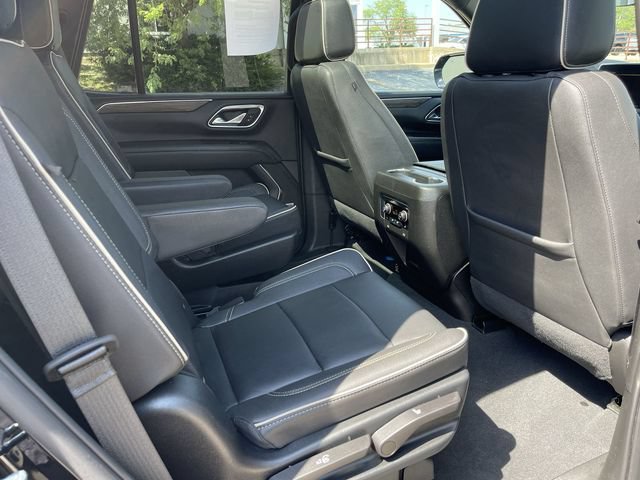 Used 2023 Chevrolet Tahoe Premier w/ Premium Package AWD/4WD image 15