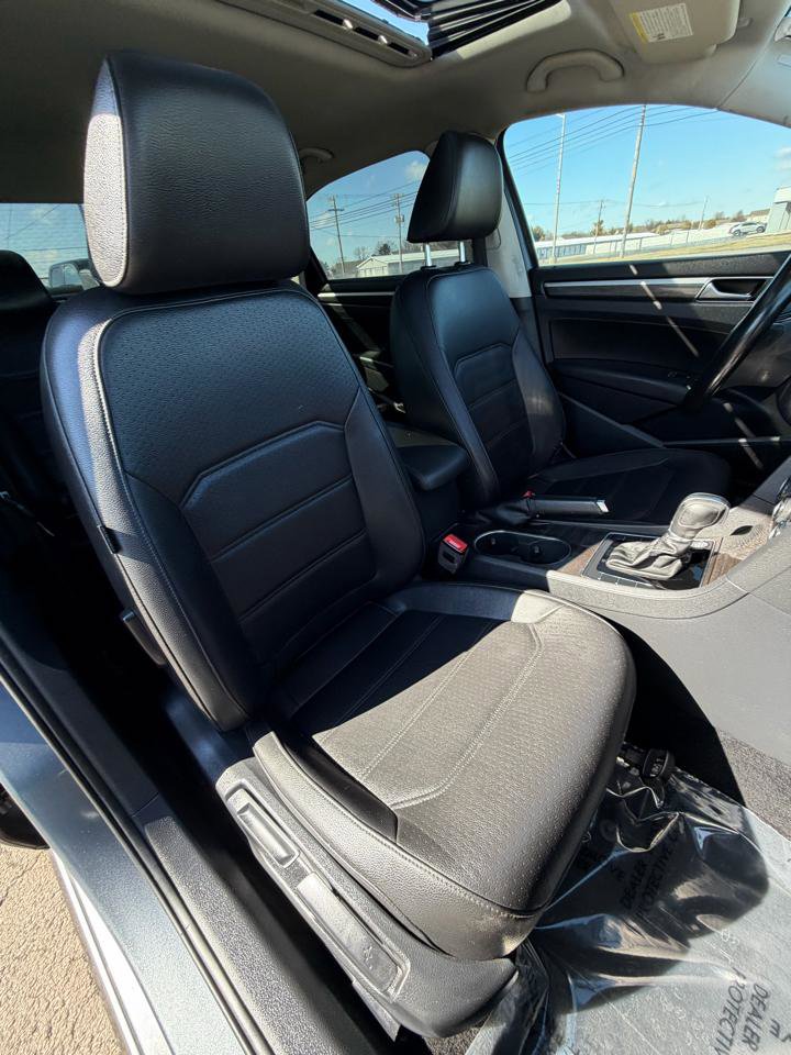 Used 2017 Volkswagen Passat 1.8T SE FWD image 44