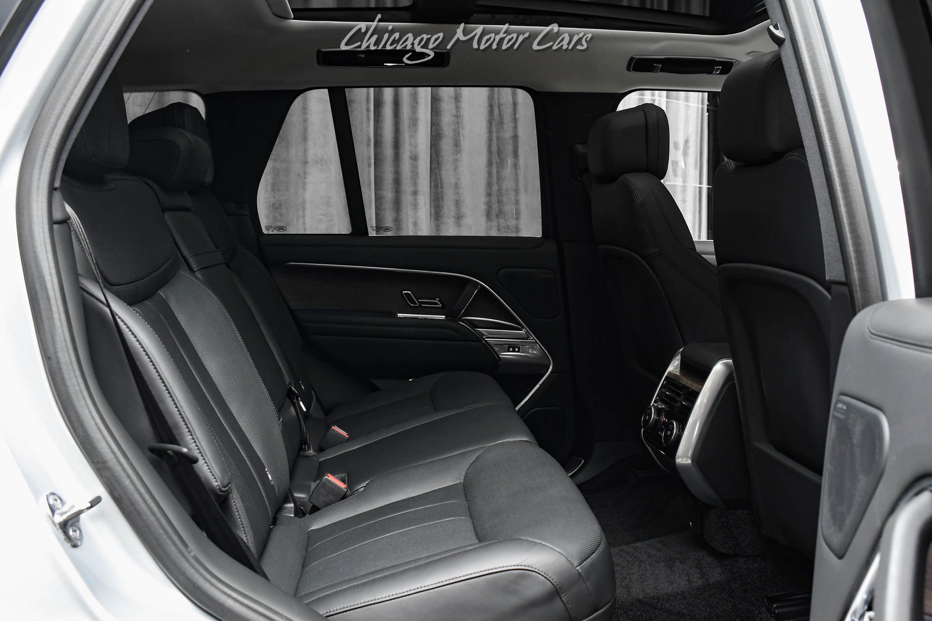 Used 2024 Land Rover Range Rover SE image 29