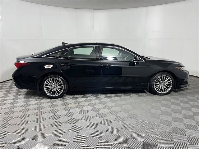 Certified 2022 Toyota Avalon Limited w/ Advanced Safety Package FWD image 8