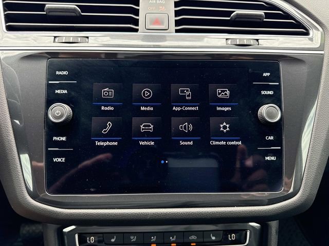 Used 2020 Volkswagen Tiguan SE image 24