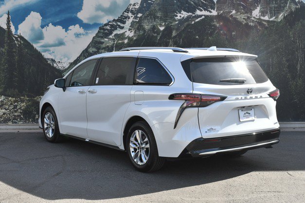 New 2026 Toyota Sienna Limited AWD/4WD image 3