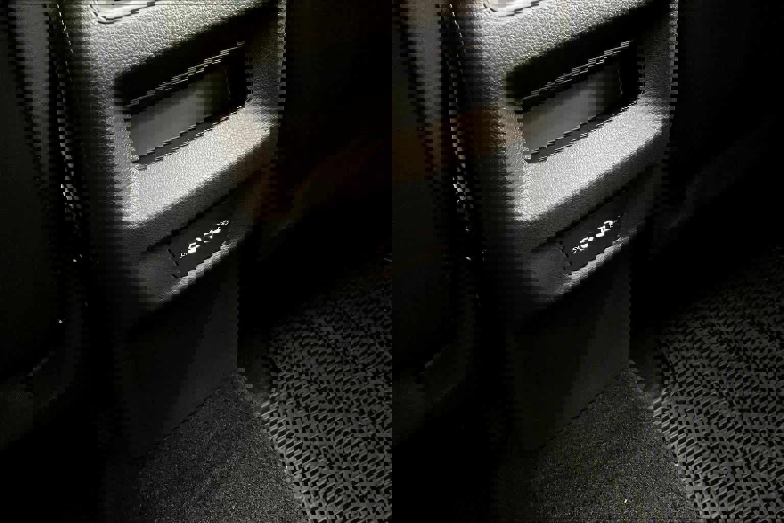 New 2026 Volkswagen Tiguan SE R-Line image 22