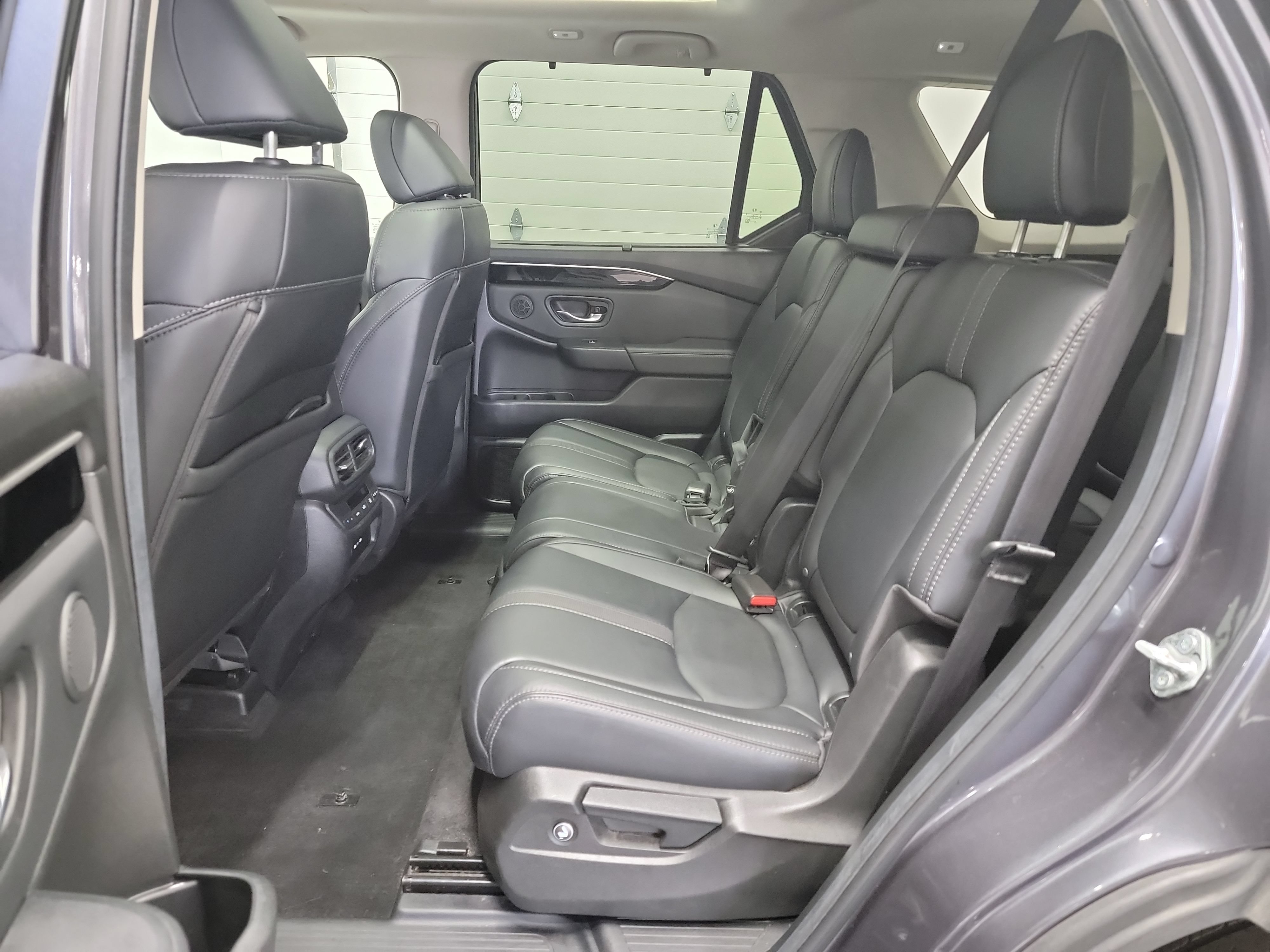 Used 2025 Honda Pilot Touring image 28