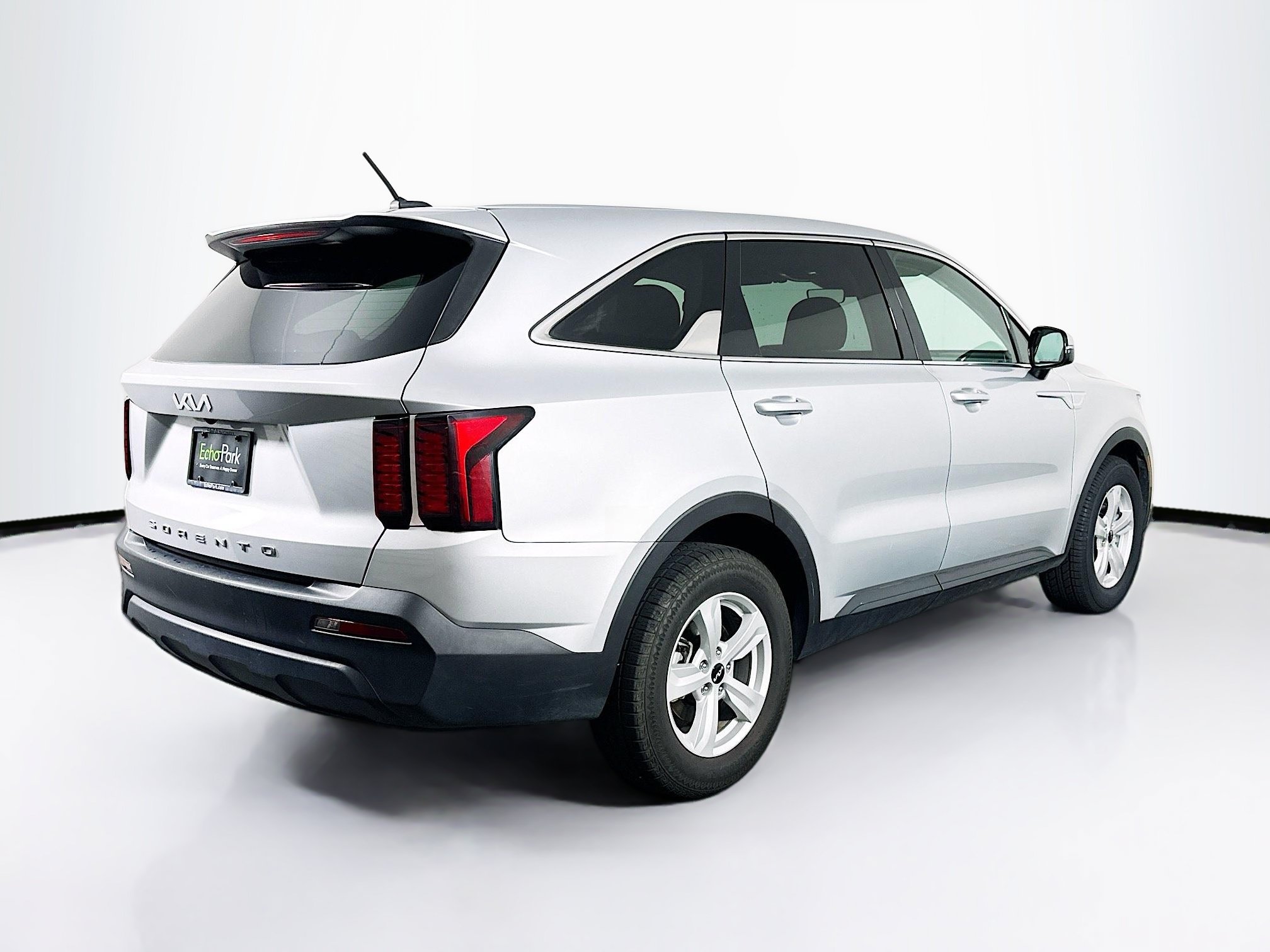 Used 2022 Kia Sorento LX FWD image 9