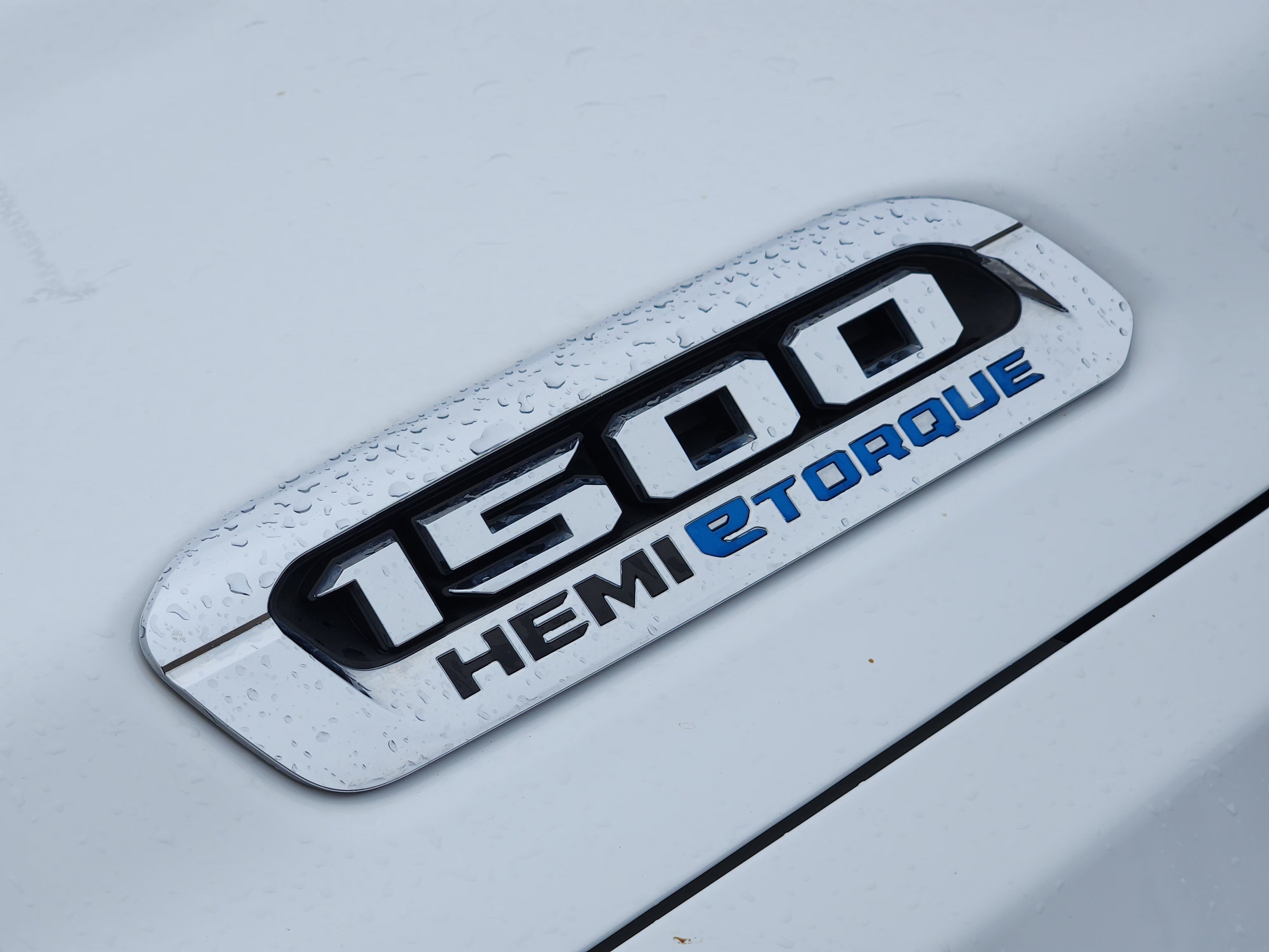 Used 2023 RAM 1500 Laramie AWD/4WD image 13