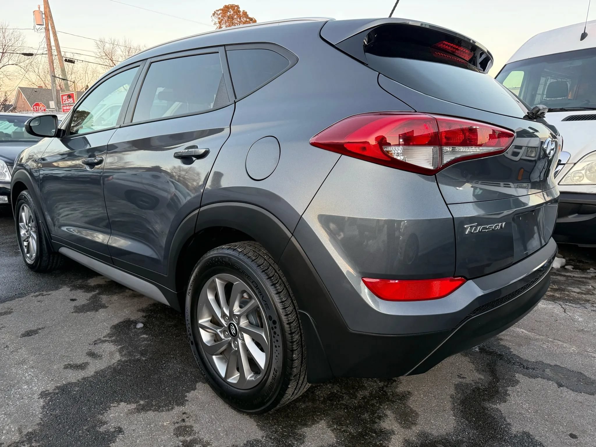 Used 2017 Hyundai Tucson SE w/ SE Popular Package 02 FWD image 3