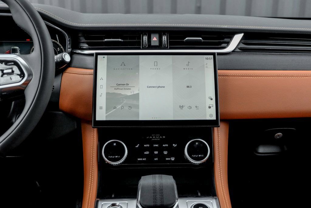 New 2026 Jaguar F-PACE R-Dynamic S image 18