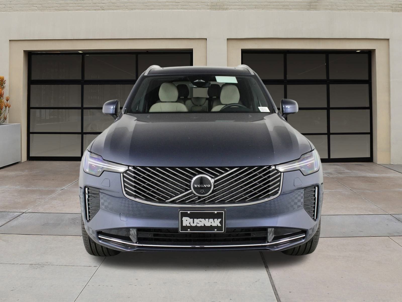 New 2026 Volvo XC90 B6 Plus w/ Protection Package Premier image 2