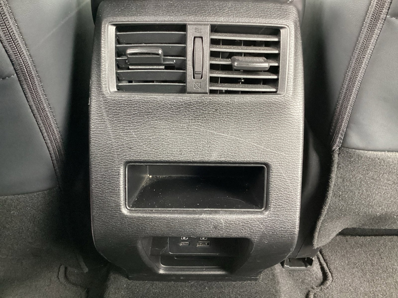 Used 2024 Mitsubishi Outlander SE Black Edition FWD image 31