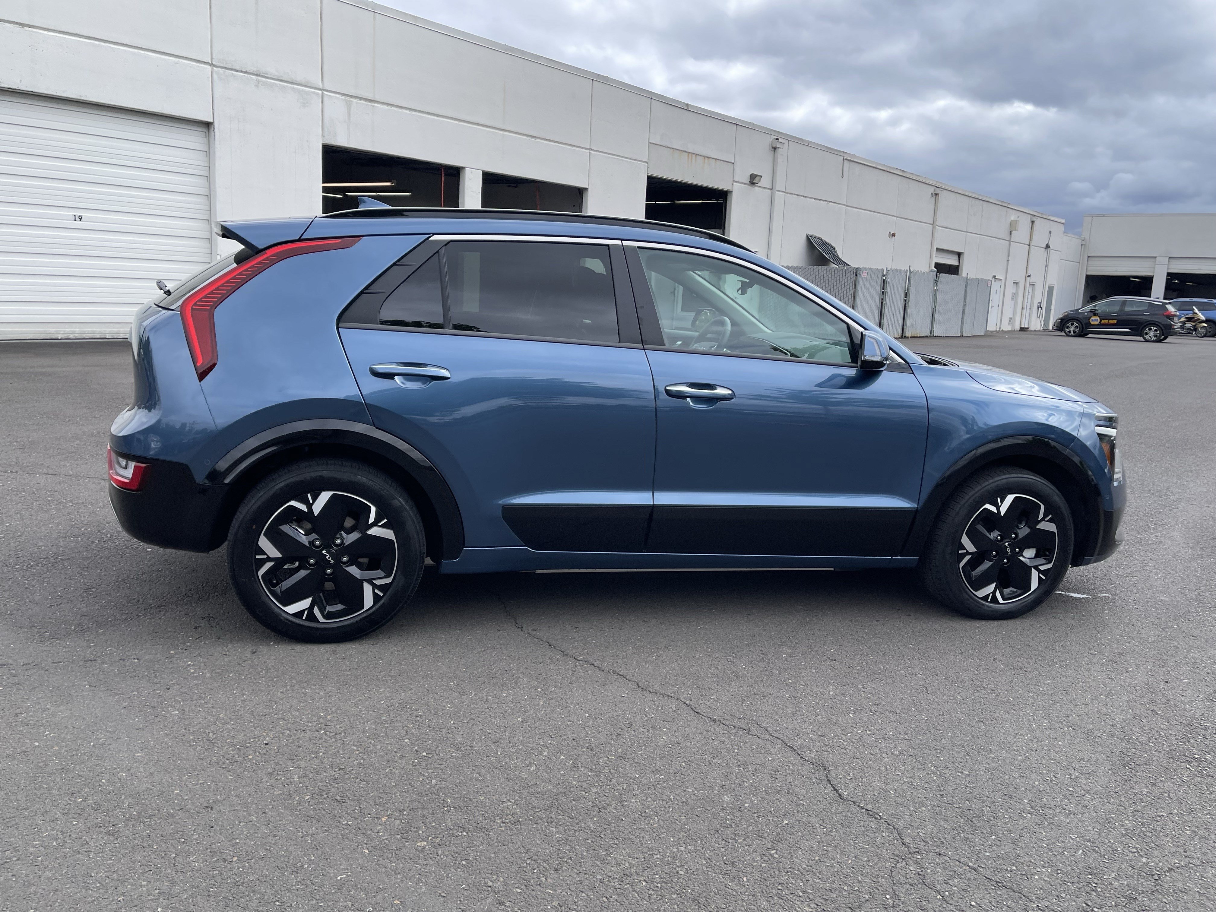 Used 2023 Kia Niro Wave FWD image 6