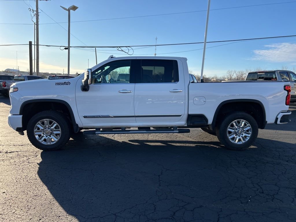 Used 2025 Chevrolet Silverado 2500 High Country w/ Technology Package AWD/4WD image 7