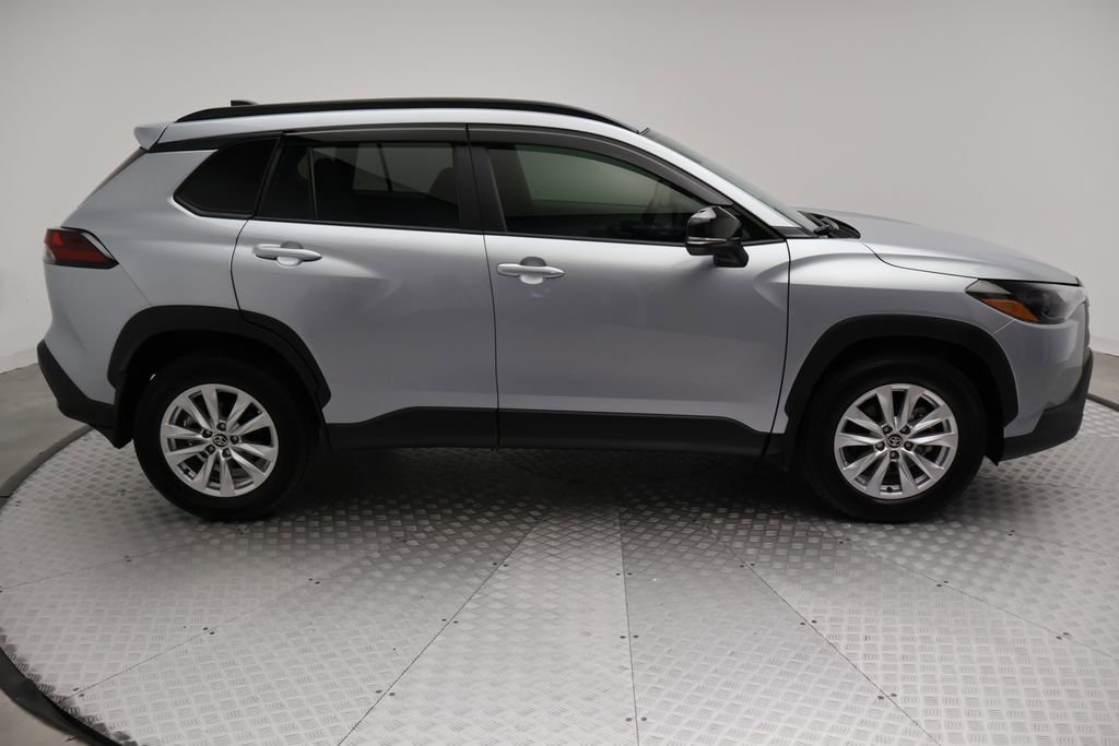 Used 2026 Toyota Corolla Cross LE FWD image 7