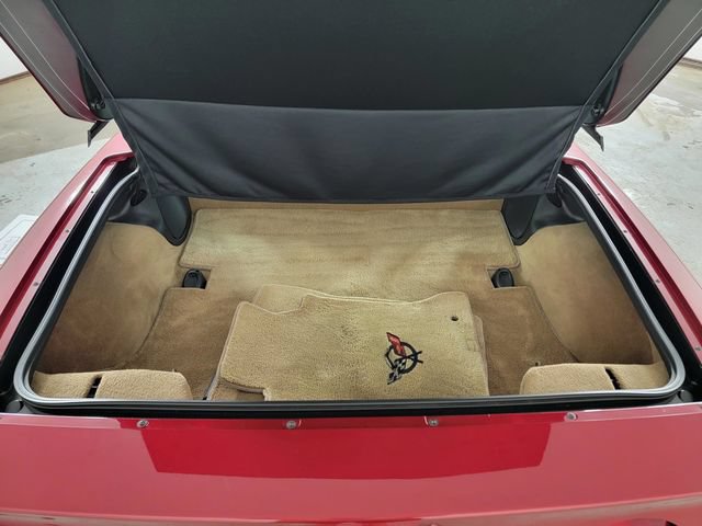 Used 2001 Chevrolet Corvette Coupe RWD image 15