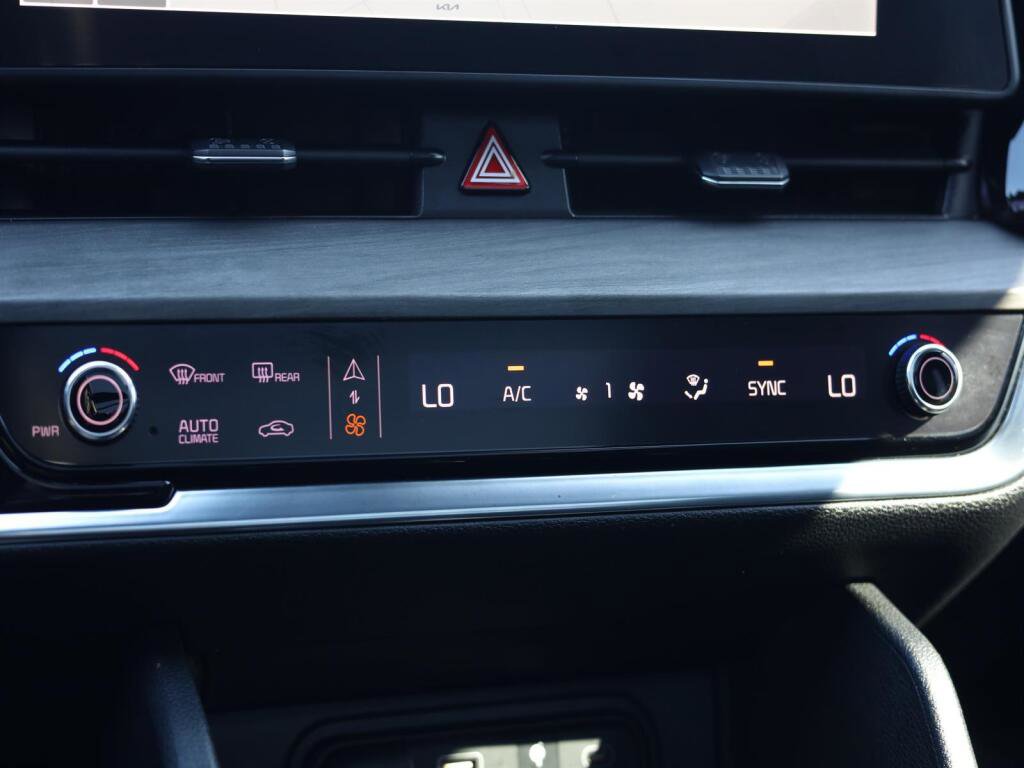 Used 2024 Kia Sportage X-Line w/ X-Line Premium Package image 16