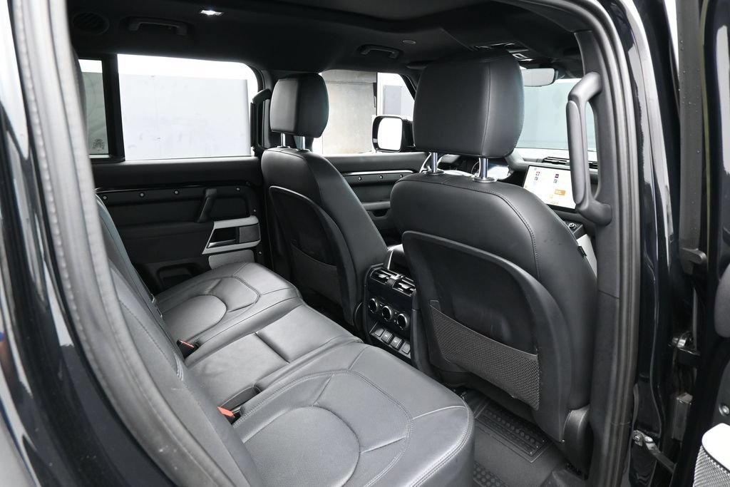 Used 2023 Land Rover Defender 130 SE AWD/4WD image 45