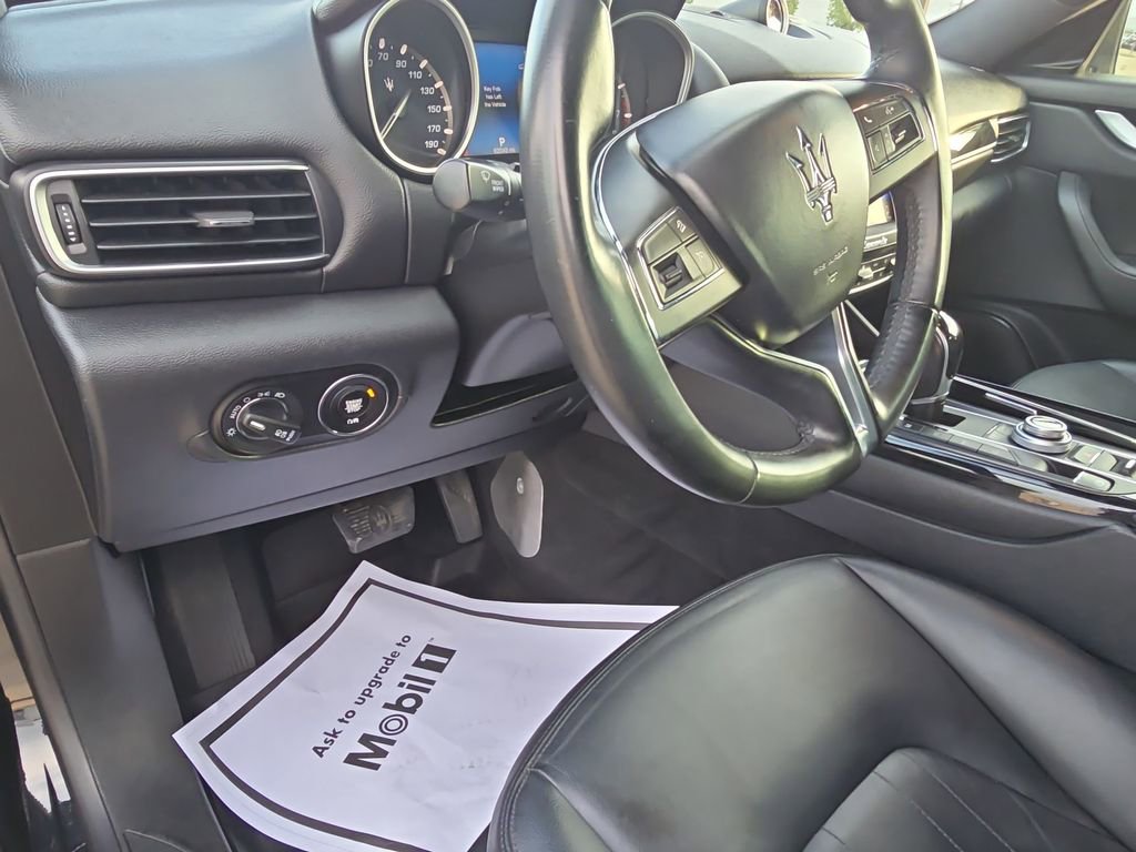 Used 2018 Maserati Levante image 11