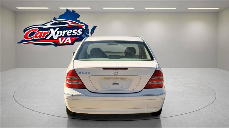 Used 2003 Mercedes-Benz C 240 Sedan w/ C2 Opt Pkg image 9