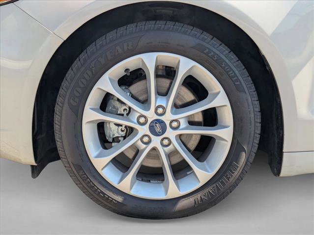 Used 2020 Ford Fusion SE image 23
