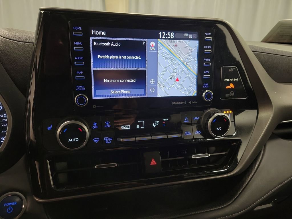 Used 2021 Toyota Highlander XLE image 14