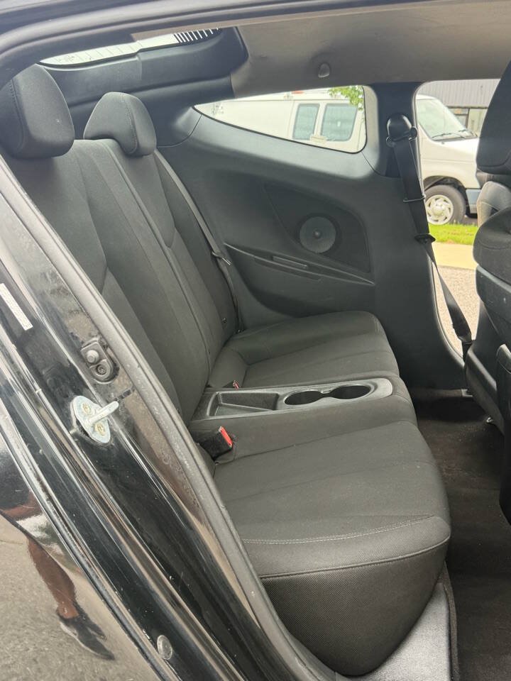 Used 2017 Hyundai Veloster FWD image 14