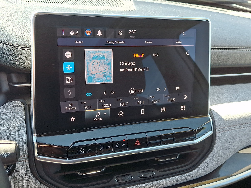 Used 2022 Jeep Compass Latitude w/ Sun and Sound Group AWD/4WD image 18