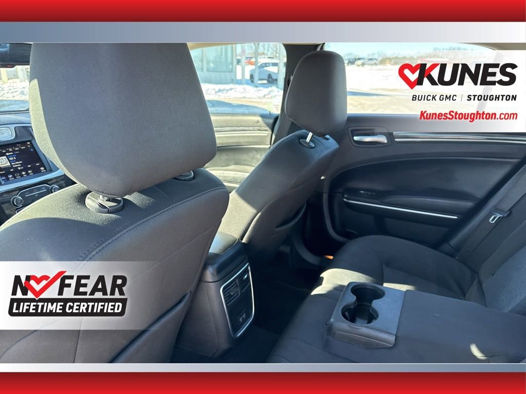 Used 2022 Chrysler 300 Touring image 35
