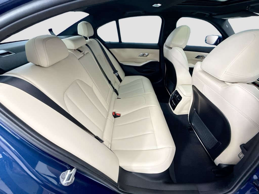Used 2023 BMW 330i Sedan w/ Premium Package RWD image 21