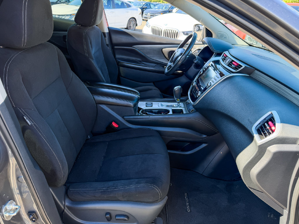 Used 2018 Nissan Murano SV w/ Premium Package AWD/4WD image 10