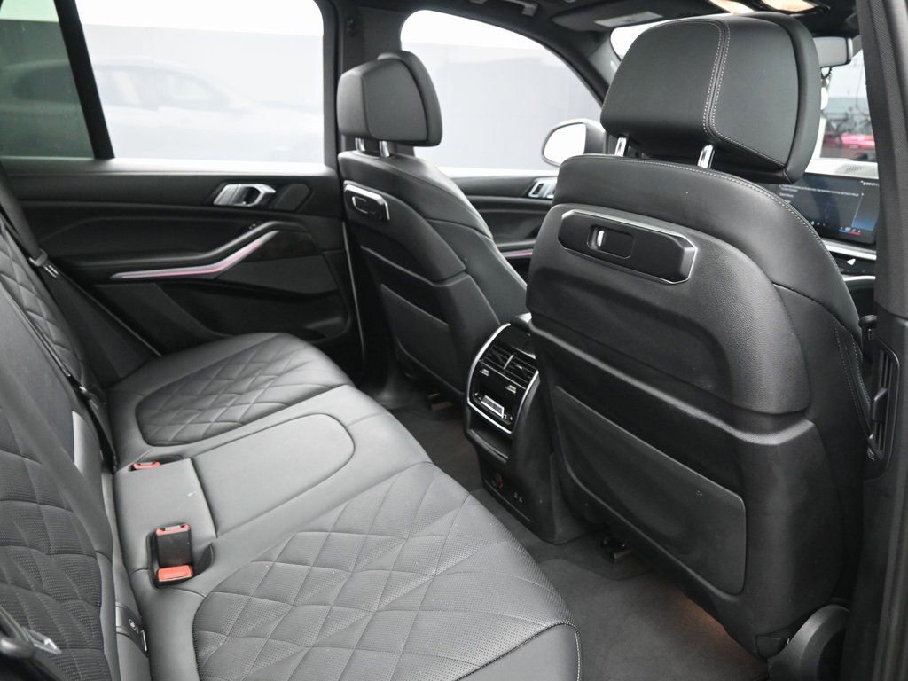 Used 2024 BMW X5 xDrive40i AWD/4WD image 39