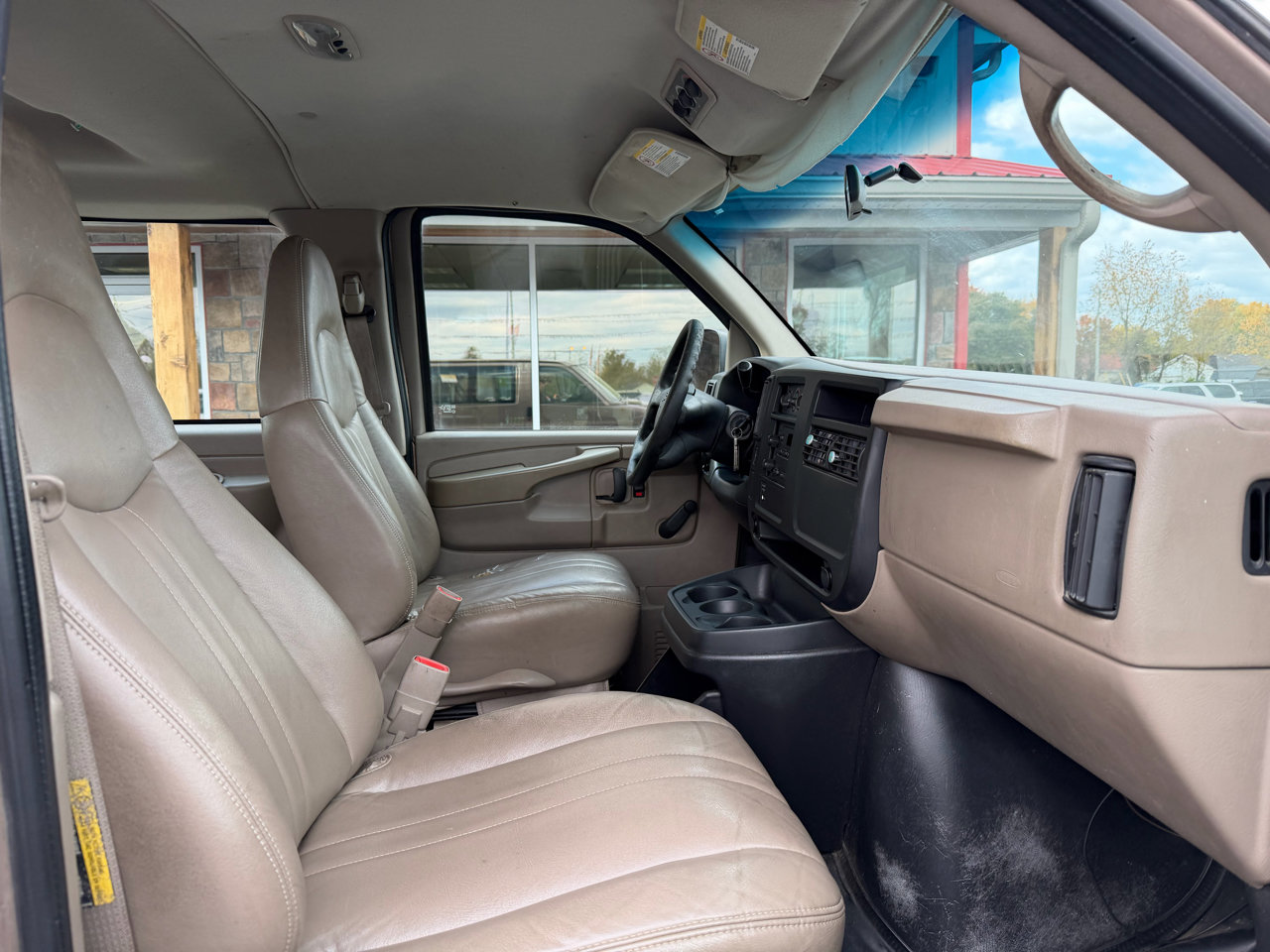Used 2004 Chevrolet Express 2500 Passenger image 20