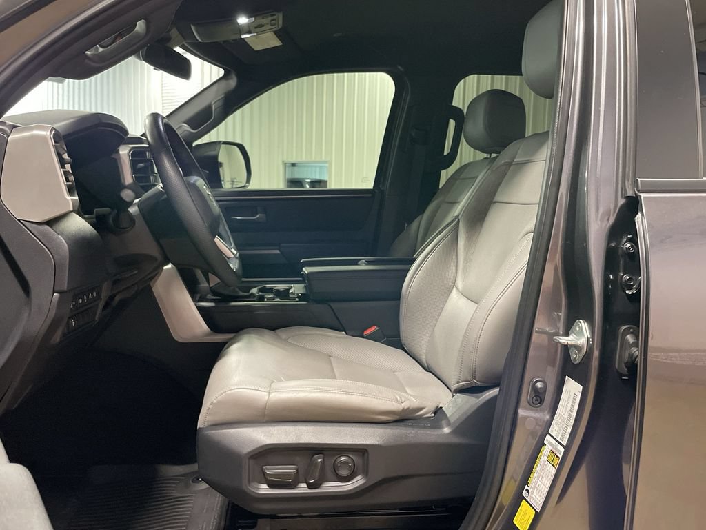 Used 2025 Toyota Tundra SR5 w/ SR5 Premium Package AWD/4WD image 14