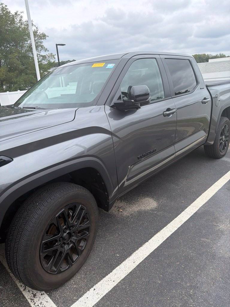 Used 2024 Toyota Tundra Limited AWD/4WD image 7