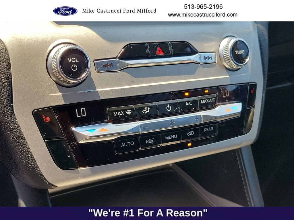 Used 2021 Ford Explorer XLT AWD/4WD image 16