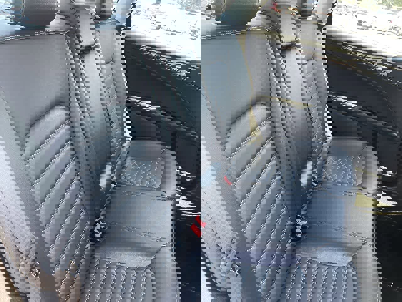 Used 2016 Ford Fusion SE w/ Equipment Group 202A image 15